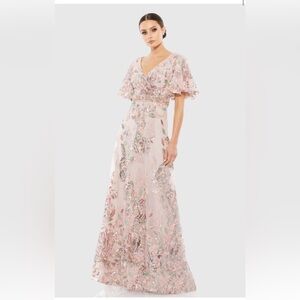 MAC DUGGAL new with tags 
Floral Embellished Short Sleeve Gown